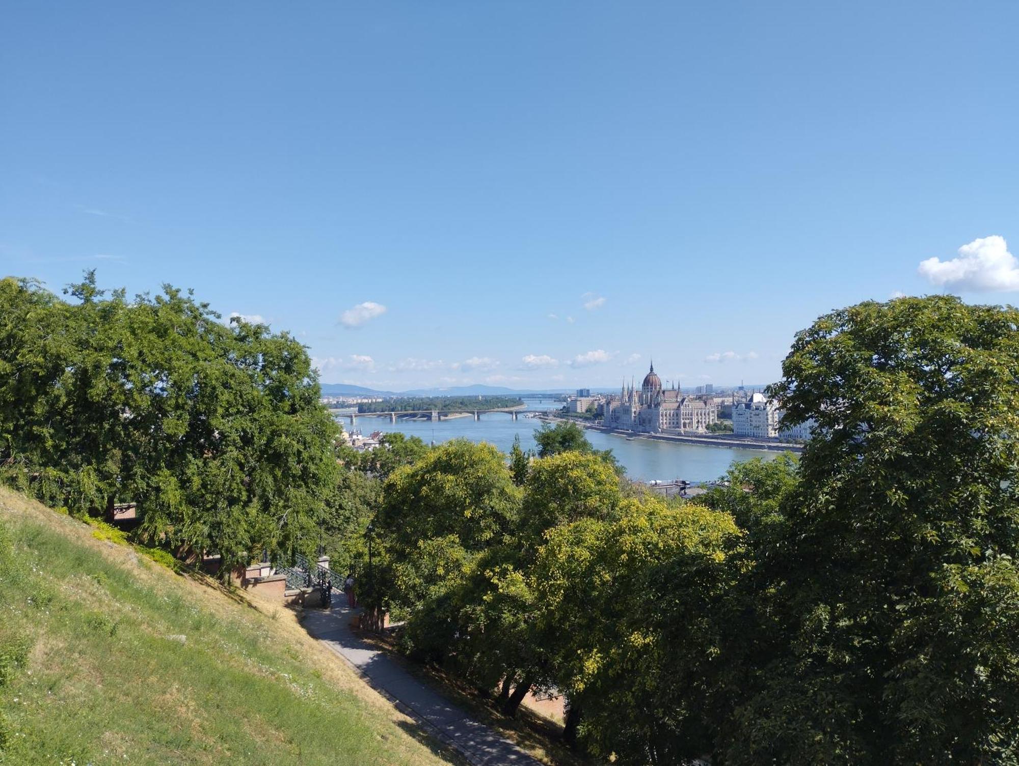 Free Parking Garage! Downtown Apartment Close To New York Cafe Budapest Exterior foto